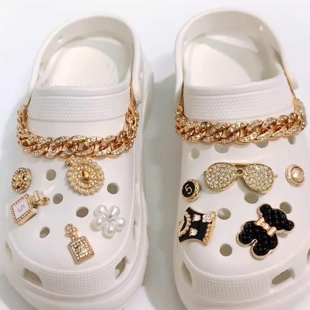 (10)Designer Inspired Croc Pendants - Picture 7 of 8